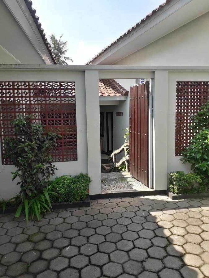 Banyu Homestay Banyuwangi  Luaran gambar