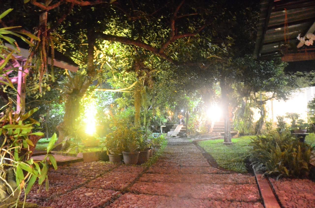 Banyu Homestay Banyuwangi  Luaran gambar